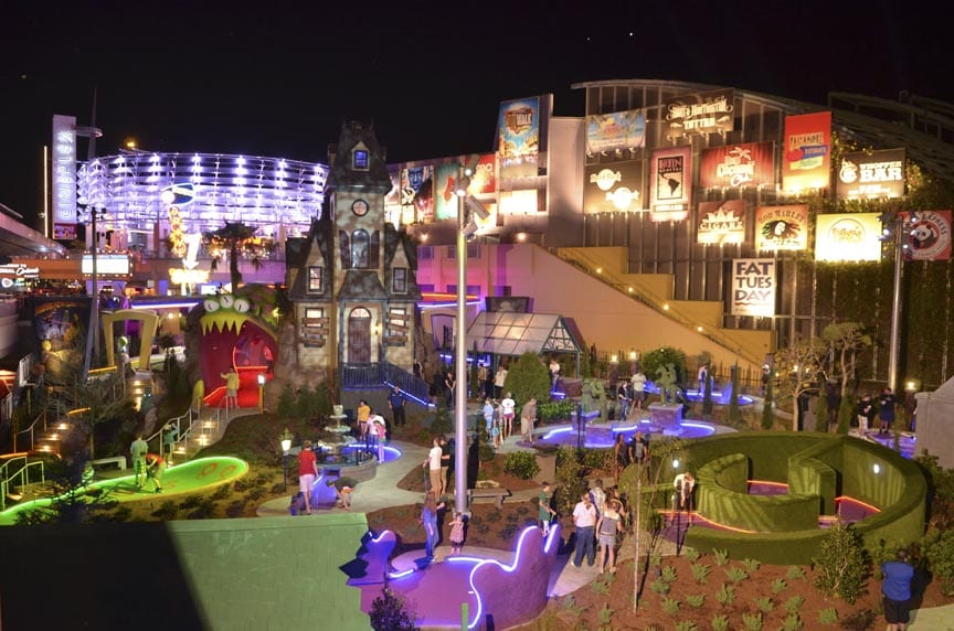 Hollywood Drive-In Golf at Citywalk