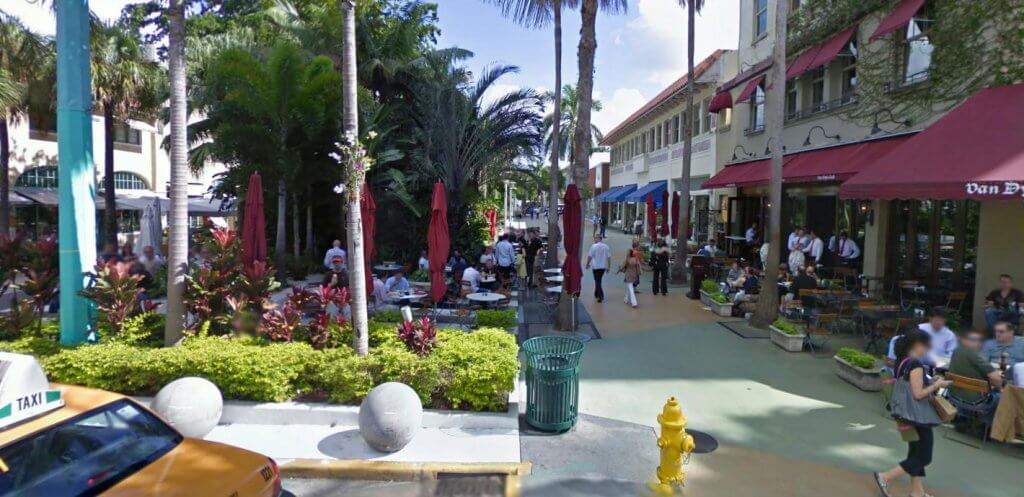 Shopping in Lincoln Road Miami 