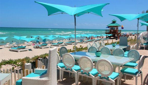 Bella Beach Club bar and restaurant in Miami