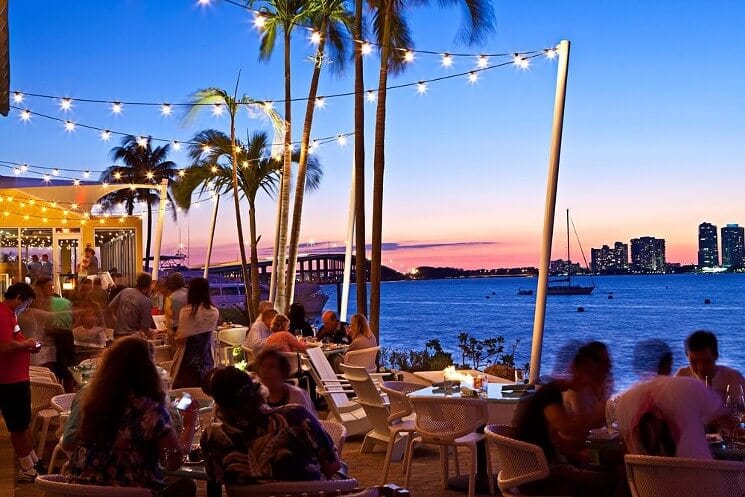 Restaurant in Miami by night