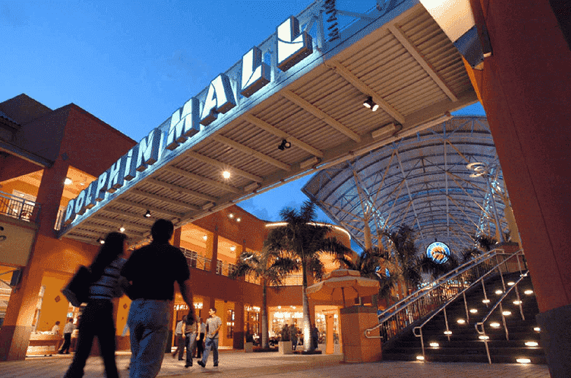 Shopping Dolphin Mall entrance