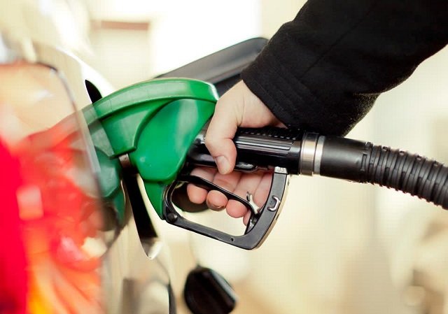 How to Fill Up a car gas tank in United States