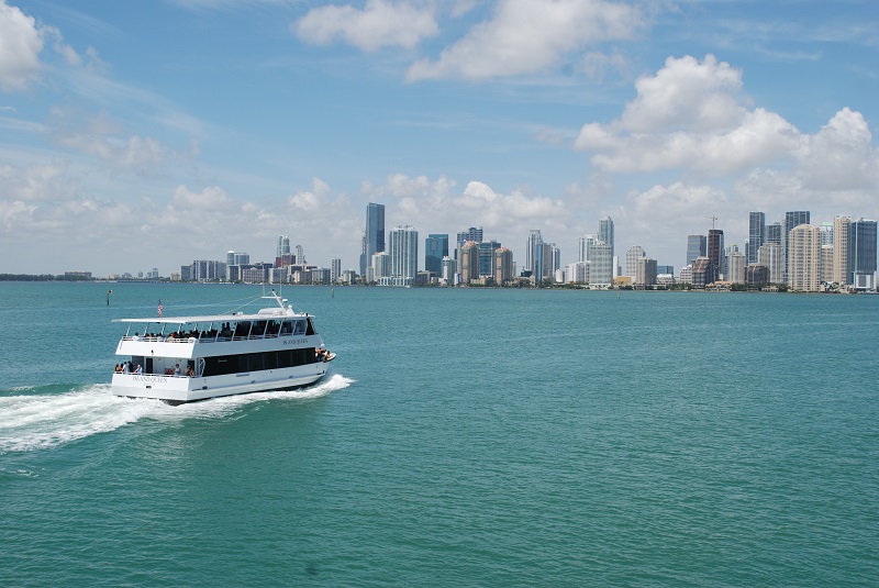 Boat cruise in Miami